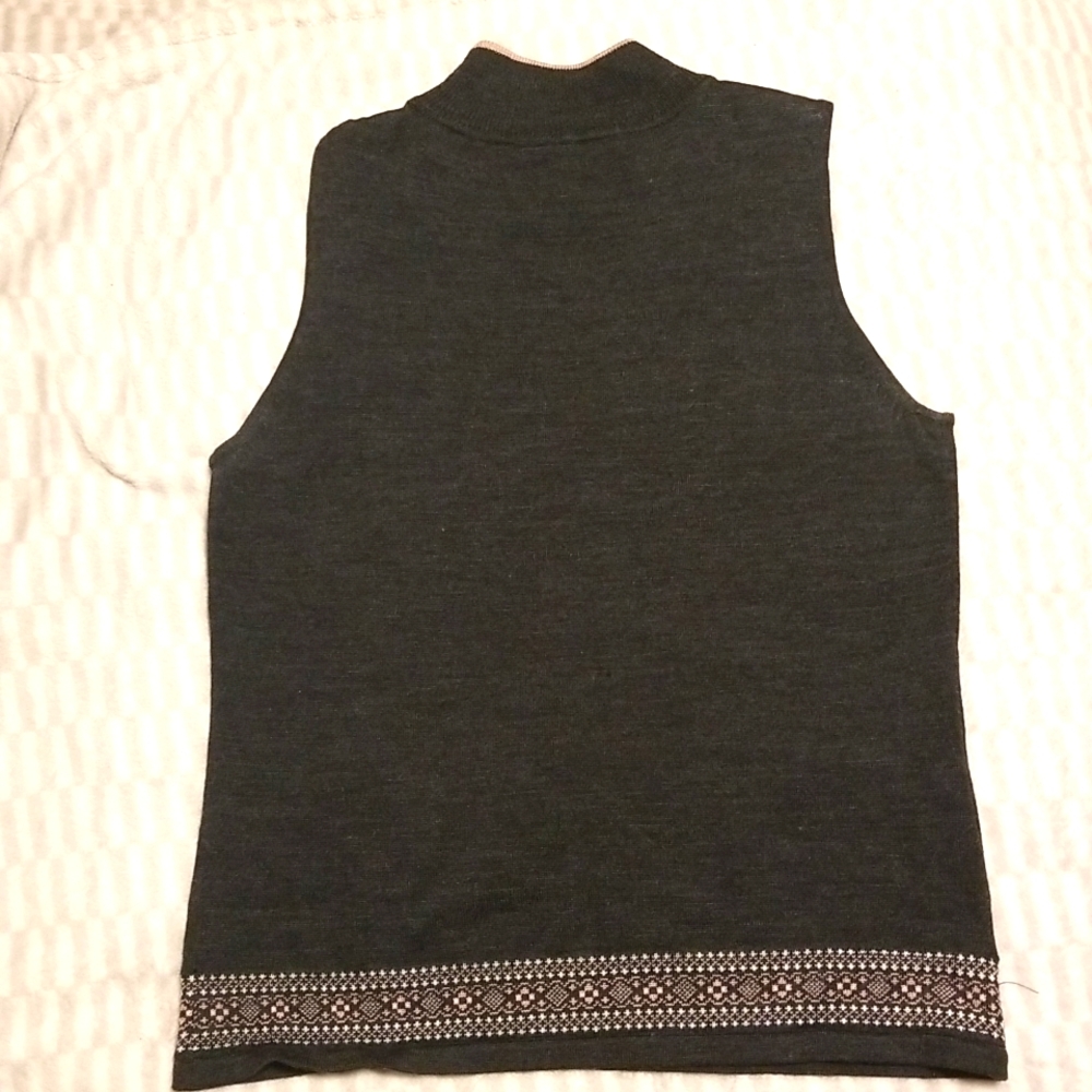 Tahari charcoal grey pullover vest